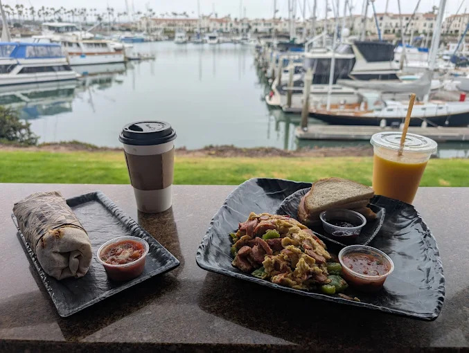 bites along the harbor in dining